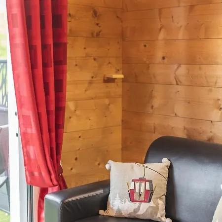 Les Balcons Montagnards アパート *