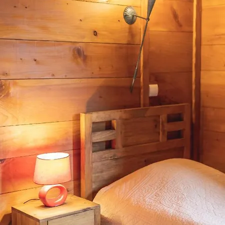 Les Balcons Montagnards * アクス・レ・テルム