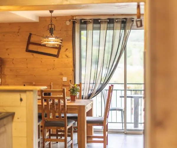 Les Balcons Montagnards Apartamento *