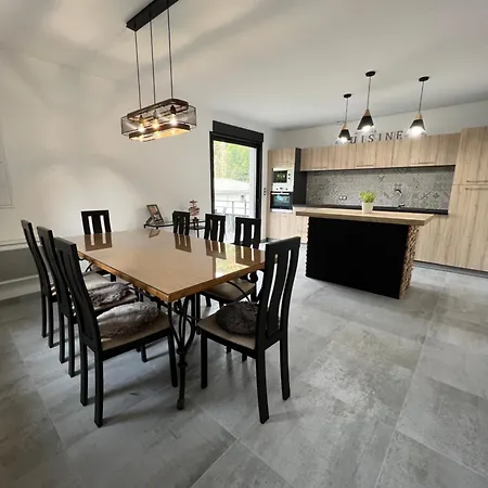 Les Balcons Montagnards آكس ليه تيرْم